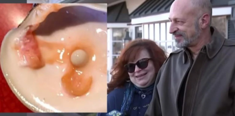 Cenaban en un restaurante por su aniversario y hallan una joya valuada en miles de dólares en la comida Cenaban en un restaurante por su aniversario y hallan una joya valuada en miles de dólares en la comida