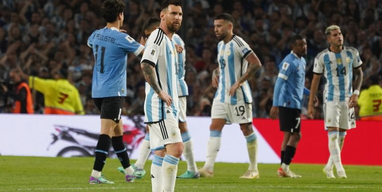 El 1×1 de la Selección Argentina en la derrota contra Uruguay: un paso en falso con ningún aprobado en la Bombonera El 1×1 de la Selección Argentina en la derrota contra Uruguay: un paso en falso con ningún aprobado en la Bombonera